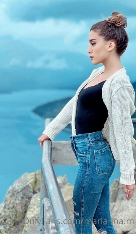 デカ尻ジーンズ オンリーファンズ セックス 画像