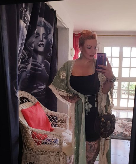 Ming naaa 裸の女優 写真