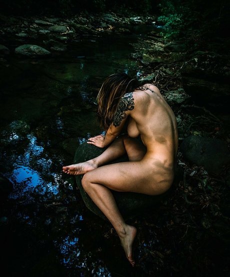 aahitskat ポルノスター 裸 写真