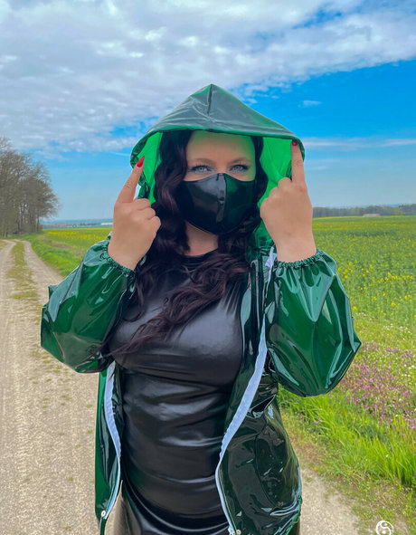 ビーチセックスオンリーファンズ トップ 画像