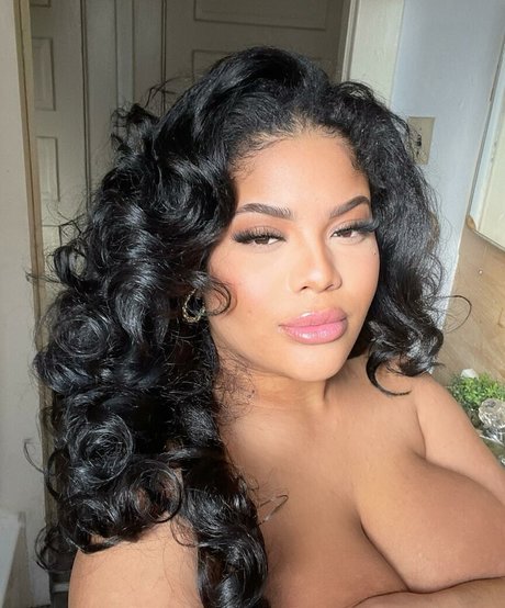 Gabrielle Logan ヌードのポルノスター 画像