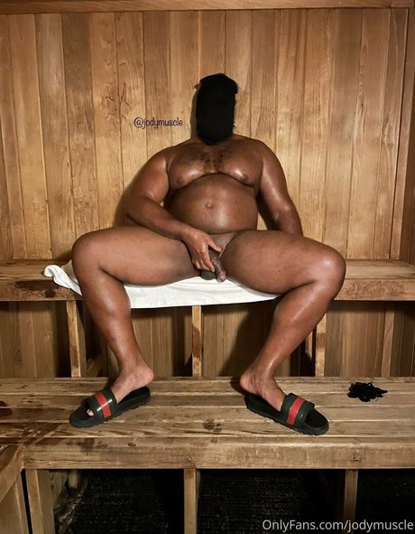 熟女オナニーオンリーファンズ アートポルノ 画像