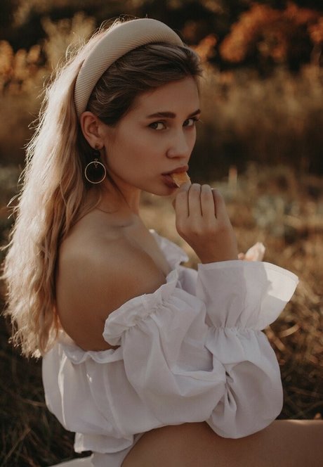 Have Any Sofiteengirl 高品質のスター 写真