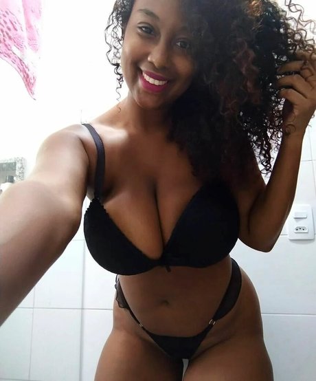 曲線美のシーメールオンリーファンズ 美しいxxx 写真