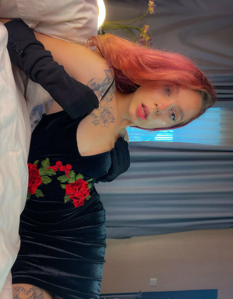 nasty aazy ヌード女優 写真