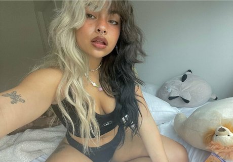 kwenbby 高品質女優 写真
