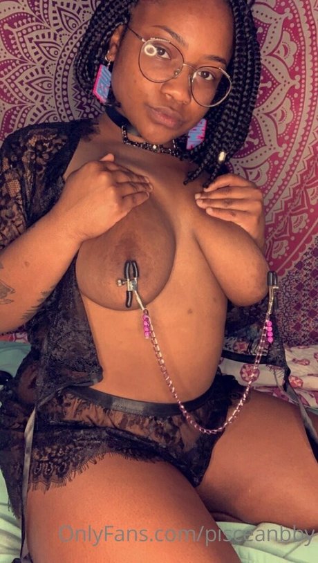 pisceanbby トップポルノスター 写真