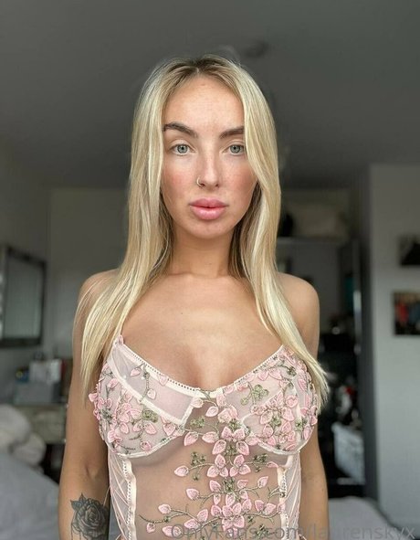 背の高い熟女オンリーファンズ 美しい 写真