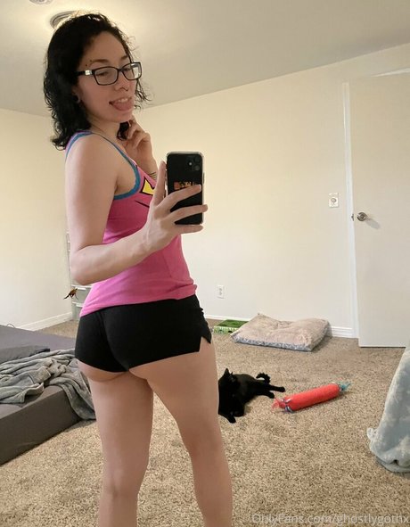 ghostlygothx 無料モデル 写真