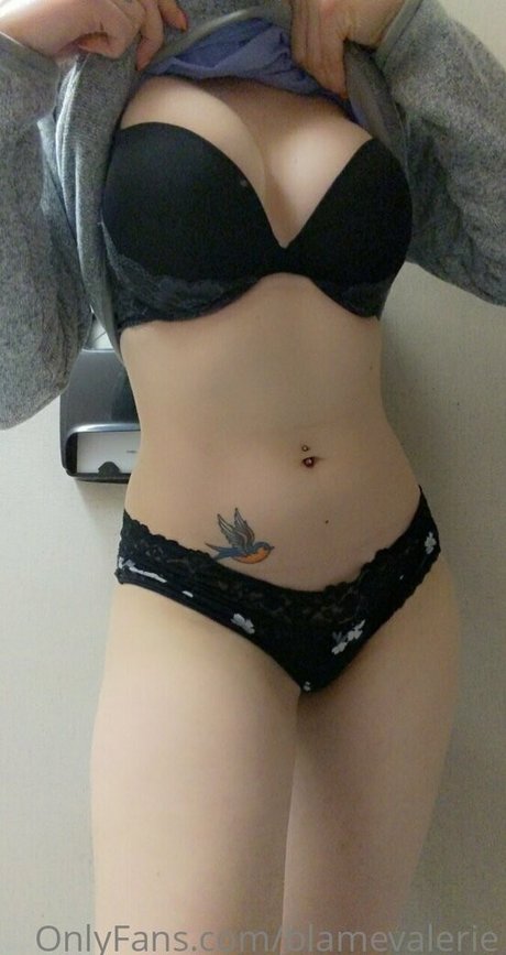blamevalerie ポルノスター ヌード 写真