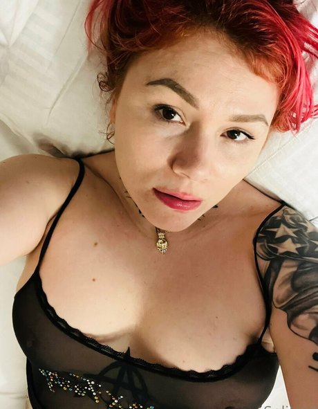 split girl 裸の女優 写真