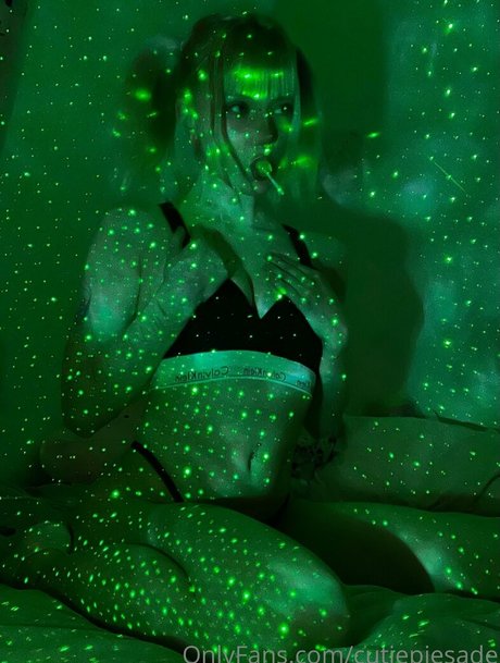 cutiepiesade ポルノスター ギャラリー