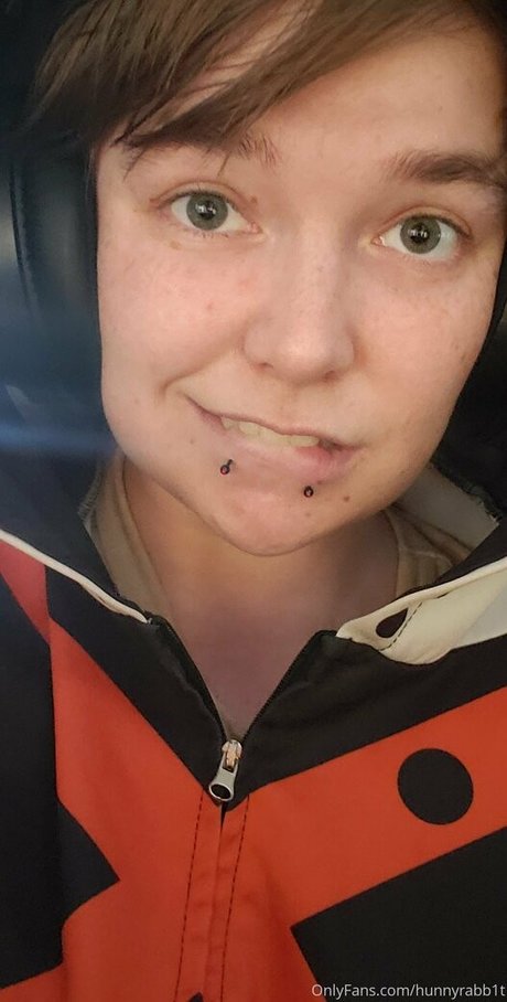 hunnyrabb1t ポルノスター 写真