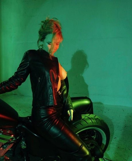 Katru ru ホットスター ギャラリー