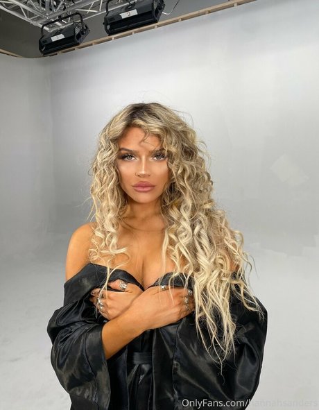 巨乳ゴスオンリーファンズ ホットポルノ 写真