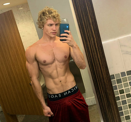 レスリングオンリーファンズ 無料セックス 写真