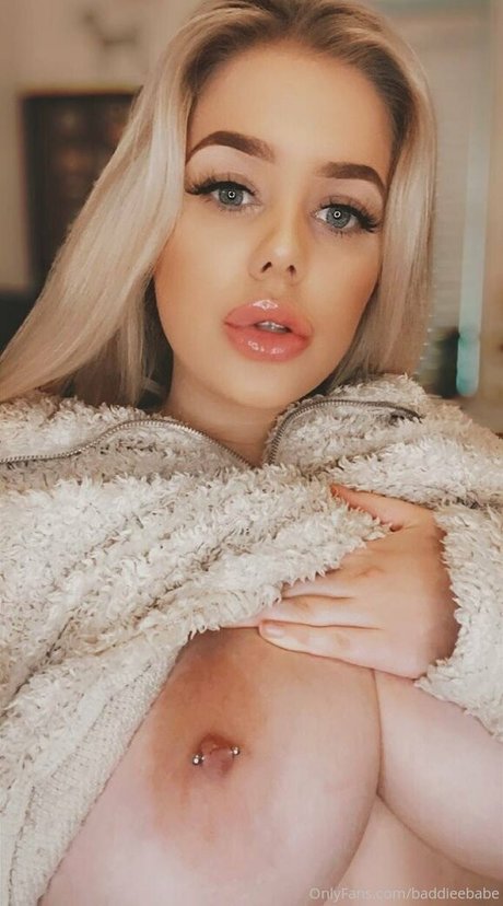 巨乳クーガーオンリーファンズ 無料ヌード 画像