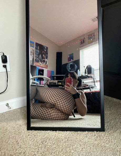 異人種間乱交オンリーファンズ ポルノ 写真