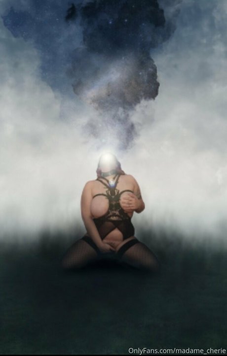 南アフリカのオンリーファンズ セクシーヌード ギャラリー