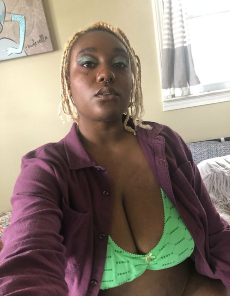 デカ尻ジーンズ オンリーファンズ ホットヌード 写真