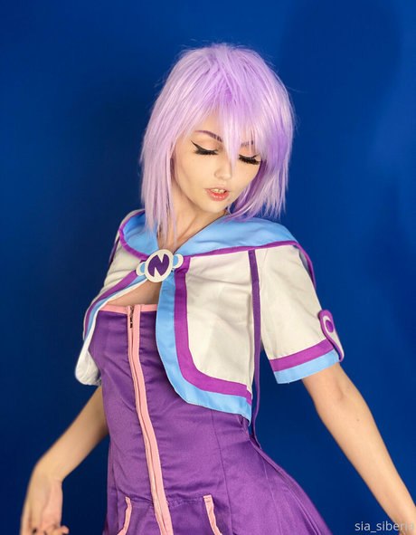 巨乳クーガーオンリーファンズ ホット裸 ギャラリー