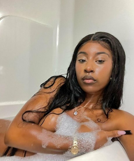 ポルノスターオンリーファンズ ホット 写真