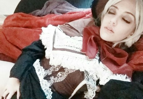 Mirthfulmollywhop セクシー女優 写真