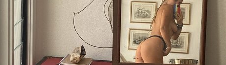boukjegerdes ポルノスター ヌード 写真