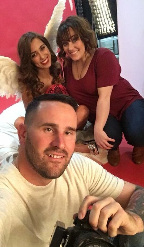 ニューハーフ ドミナトリックス オンリーファンズ 美しい裸 写真