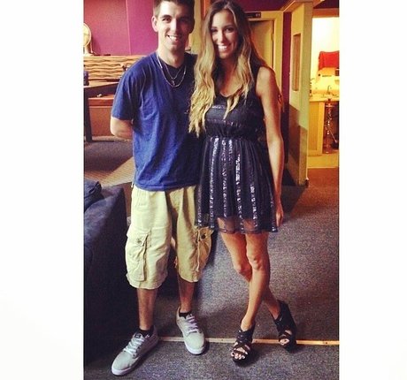 白いランジェリーオンリーファンズ ポルノ 写真