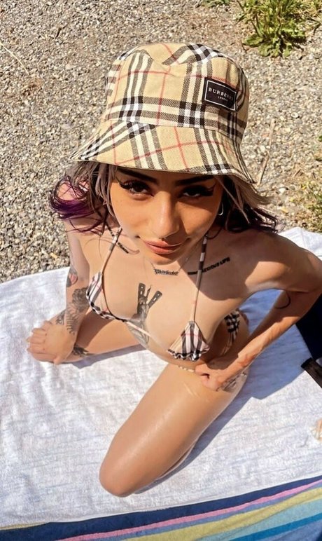 ゲイのインフルエンサーオンリーファンズ アダルト 写真