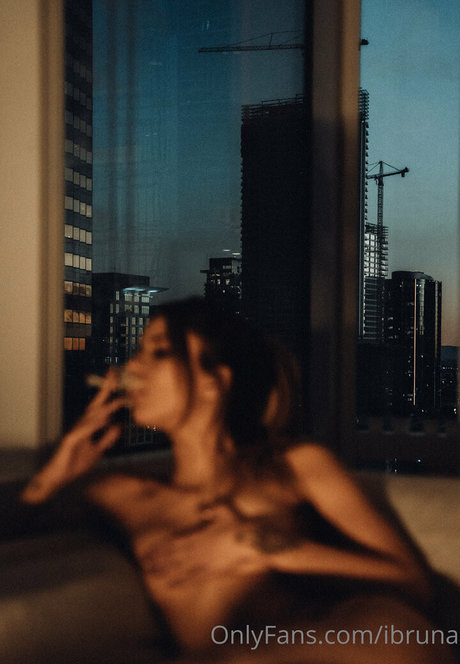 ibruna ホットなポルノスター 写真