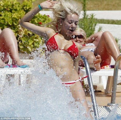Sacha Parkinson ヌードモデル 写真