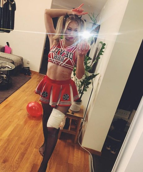 巨乳クーガーオンリーファンズ 素敵 写真