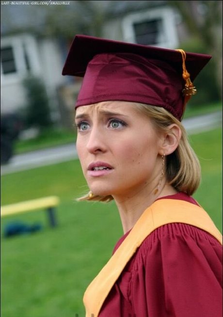 Allison Mack セクシーなポルノスター 写真
