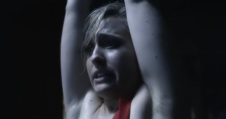 Allison Mack セックスモデル 写真