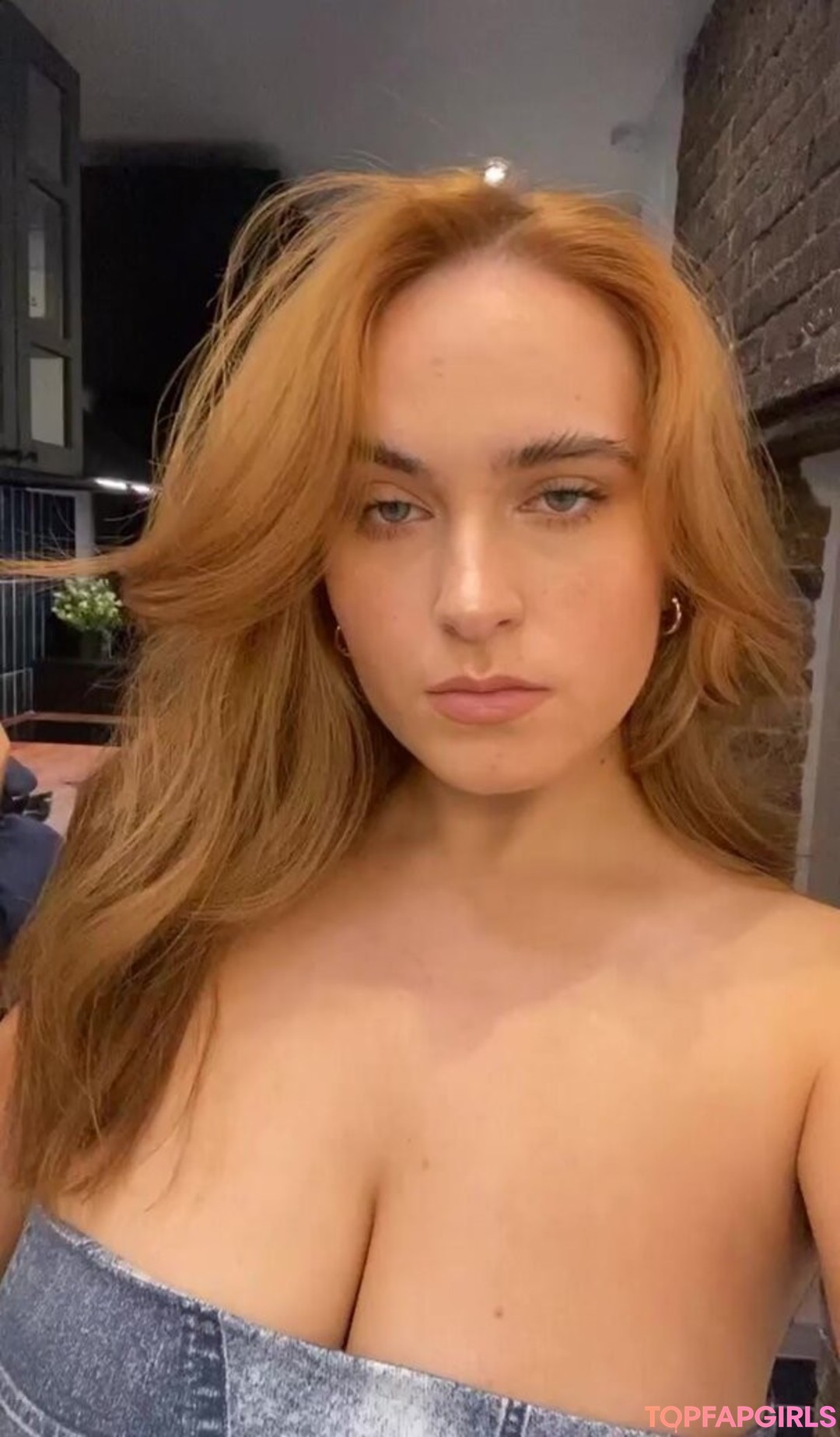 Laura Svensson ホットなポルノスター 画像