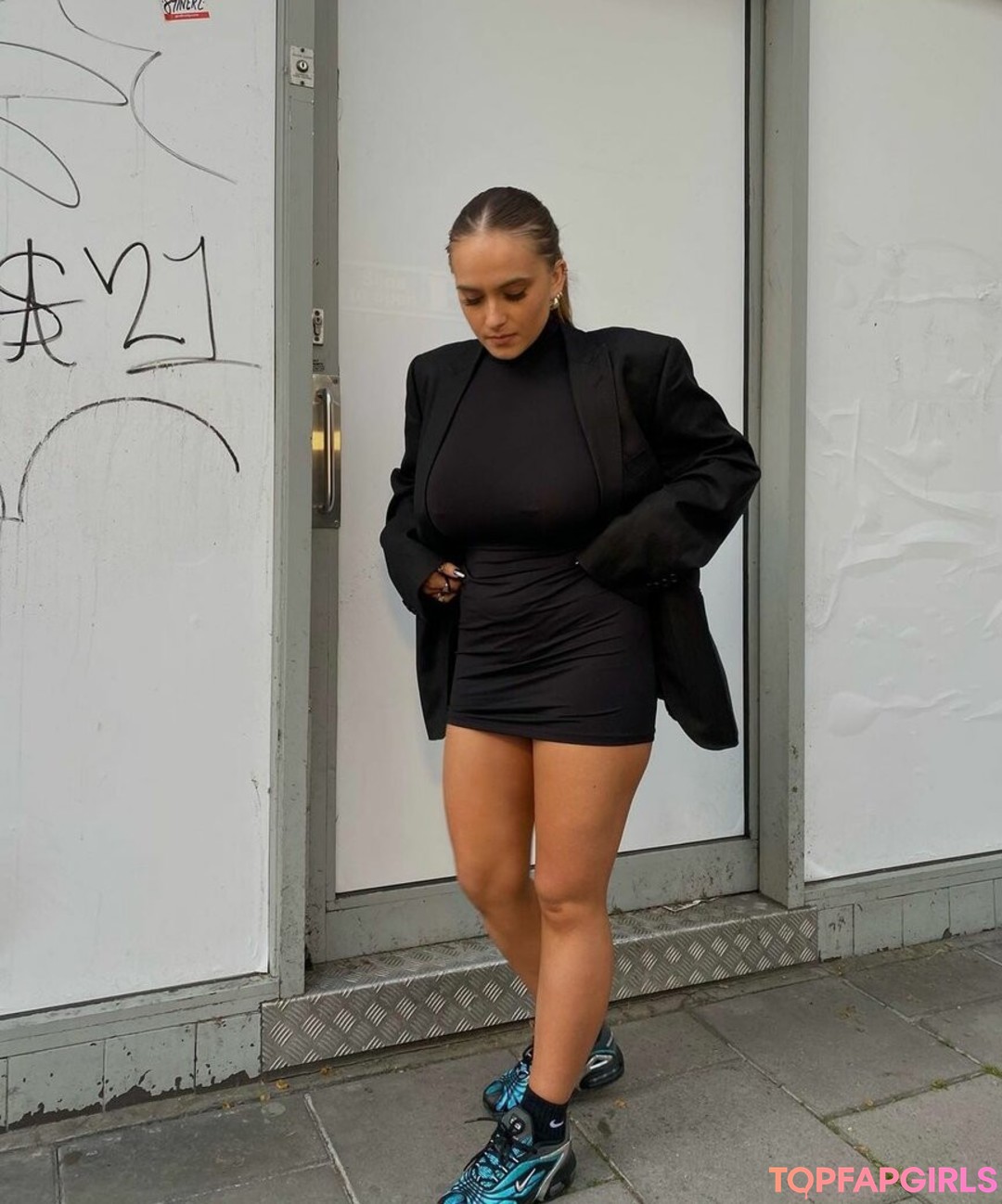 Laura Svensson 高品質スター 画像