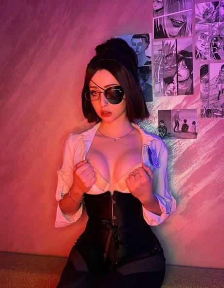 freakiellf ポルノスター ヌード 写真