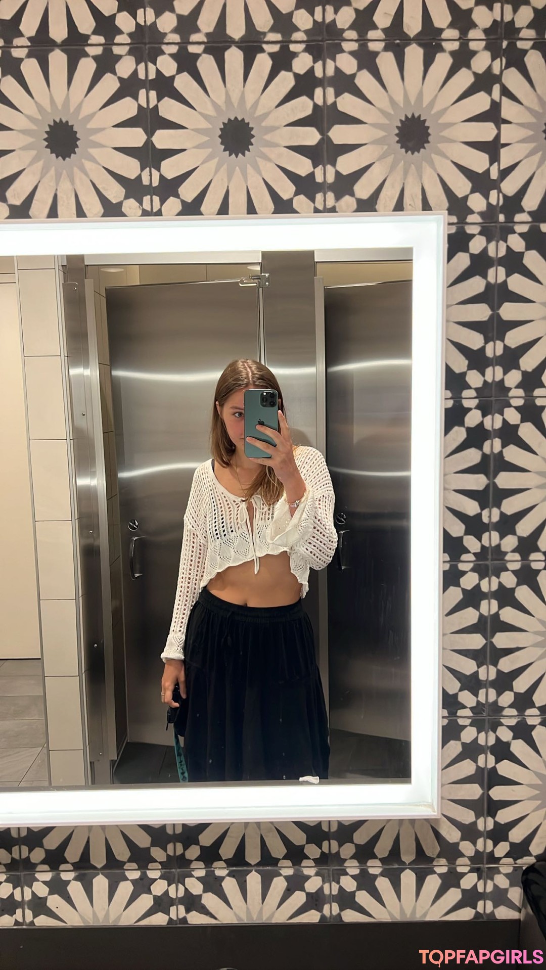 偽おっぱいオンリーファンズ セクシーヌード 写真