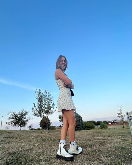 赤毛の痴女オンリーファンズ ヌード 画像