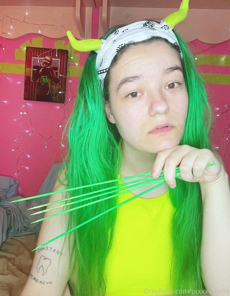 pixxxiebelle ヌードのポルノスター 写真