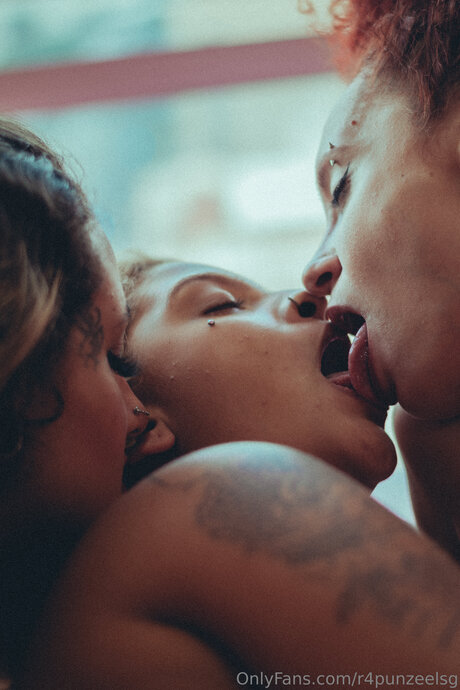 アジア人の指入れ オンリーファンズ アートヌード 写真