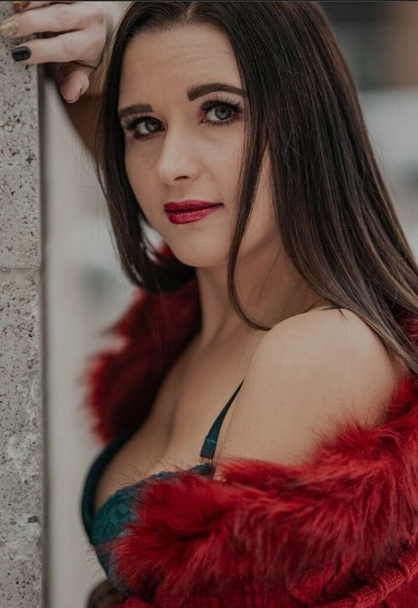 snowwhite069 ポルノスター 独占 写真