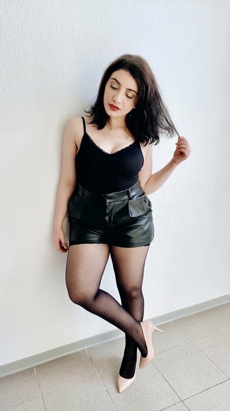 曲線美のクーガーオンリーファンズ 無料ポルノ 写真