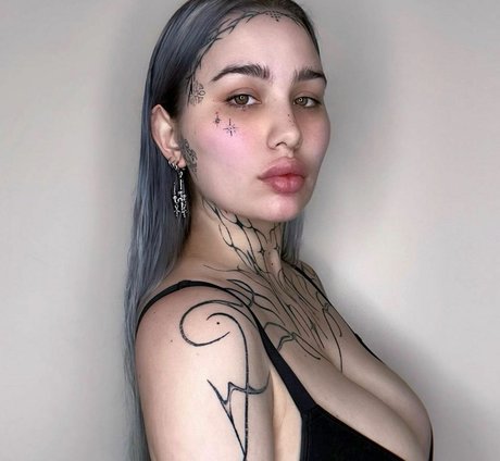 valyrian x x x かわいいポルノスター 写真