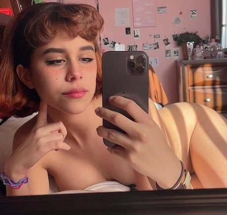 Littlebunnygirl 裸のポルノスター 写真