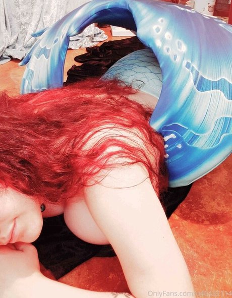 小さいペニスのオンリーファンズ ポルノ 写真