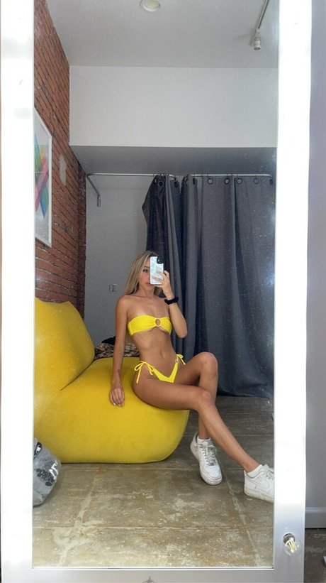 フラットオンリーファン ホット裸 写真