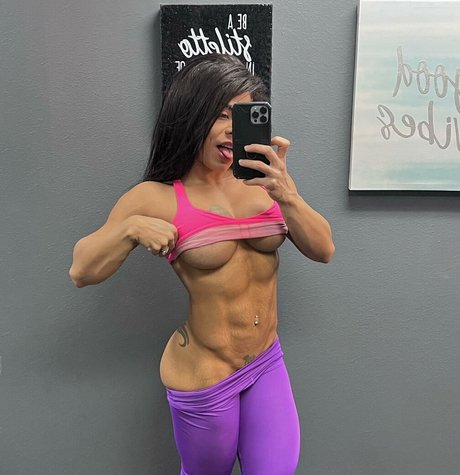 巨乳ゴスオンリーファンズ 無料ヌード 写真